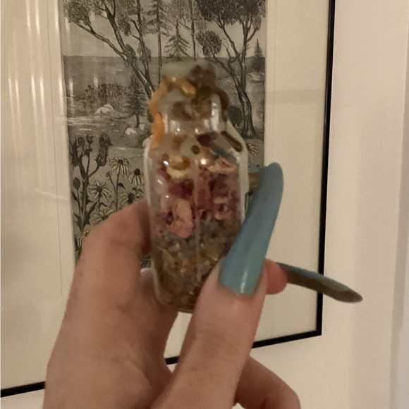 Luck 🍀 intention jar for success, abundance and good fortune with roses 🌹 salt - Picture 5 of 16